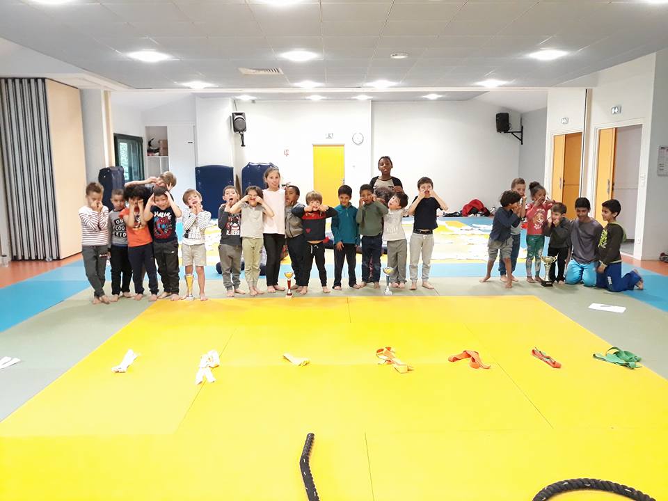 31430570_866154780230608_3704588500310425600_n